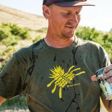 Modelo Camiseta Hombre Redington Crab Stencil